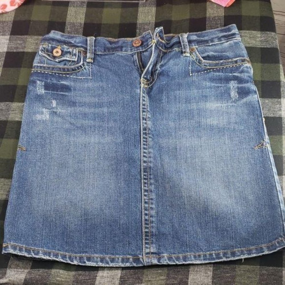 Old navy denim jean embroidered sz‎ 4 skirt fitted